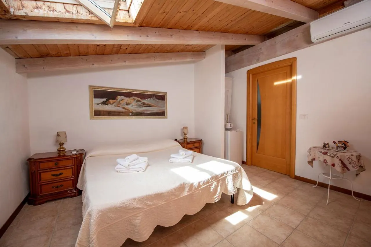 203 - Camera The Cherry House, Con Giardino E Piscina Carro